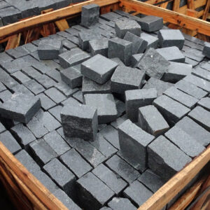 BLUE BLACK GRANITE NATURAL COBBLES