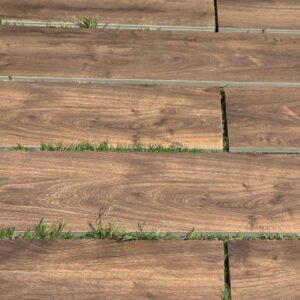 BROWN WOOD PORCELAIN PLANKS