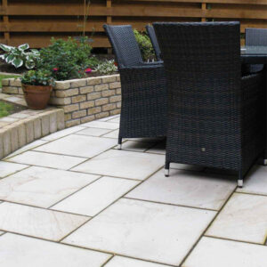 WHITE MINT SAWN HONED PAVINGS